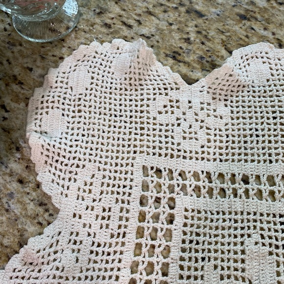 Beautiful Large Crochet Doily Cream Floral Pattern Scalloped Edges - Picture 9 of 12